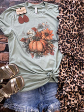 Load image into Gallery viewer, Autumn Pumpkin Floral Tee
